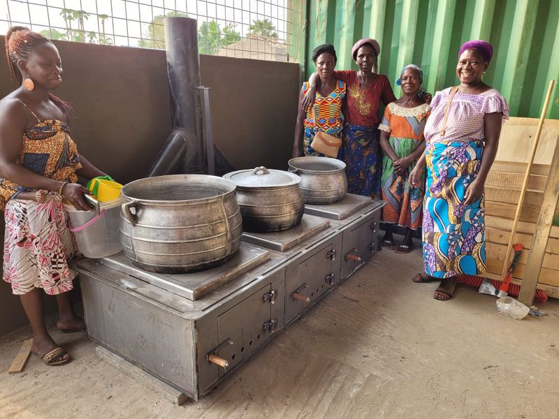 Togo Ofen fertig 230.jpg